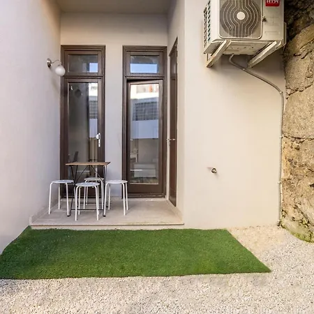 Appartement Unique: 1br W/ Private Patio By Lovelystay Porto