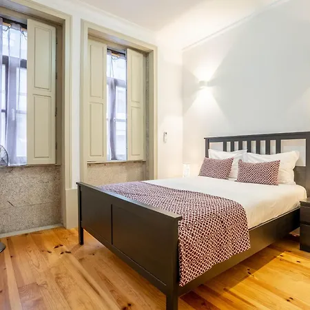 Unique: 1br W/ Private Patio By Lovelystay Appartement Porto
