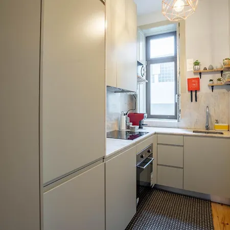 Unique: 1br W/ Private Patio By Lovelystay *