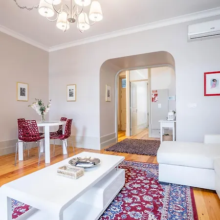 Unique: 1br W/ Private Patio By Lovelystay