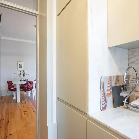 Unique: 1br W/ Private Patio By Lovelystay *