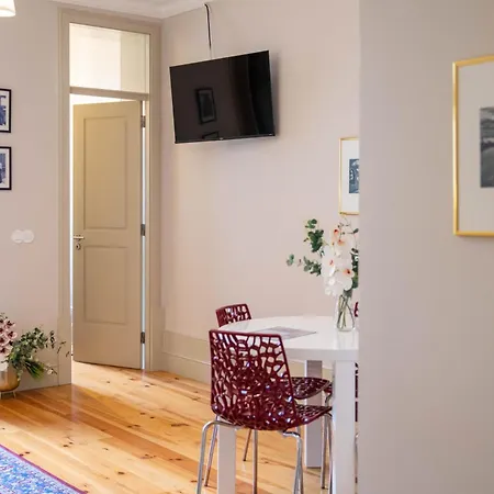 Unique: 1br W/ Private Patio By Lovelystay